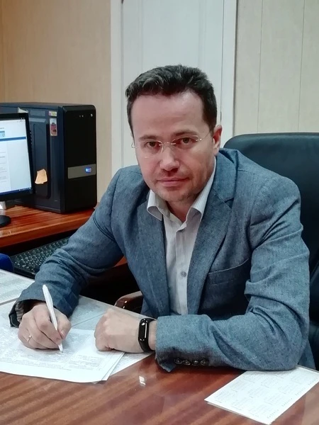 Кировский филиал Президентской академии поздравляет с днём рождения Игоря Александровича Устюжанина, директора ФГБНУ «Федеральный аграрный научный центр Северо-Востока имени Н.В. Рудницкого»