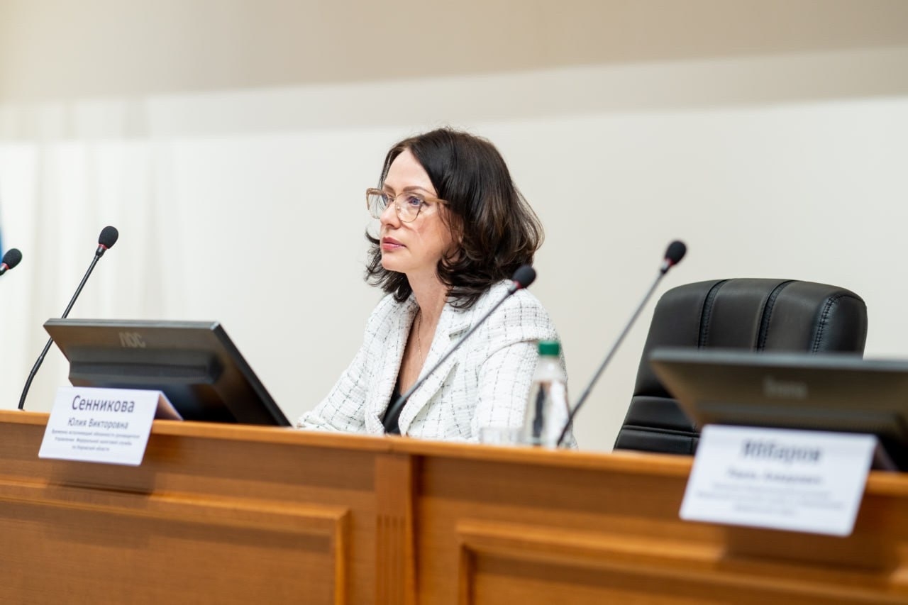 Кировский филиал Президентской академии и лично директор Елена Сергеевна Симбирских поздравляют Юлию Викторовну Сенникову с официальным назначением на должность руководителя Управления Федеральной налоговой службы по Кировской области