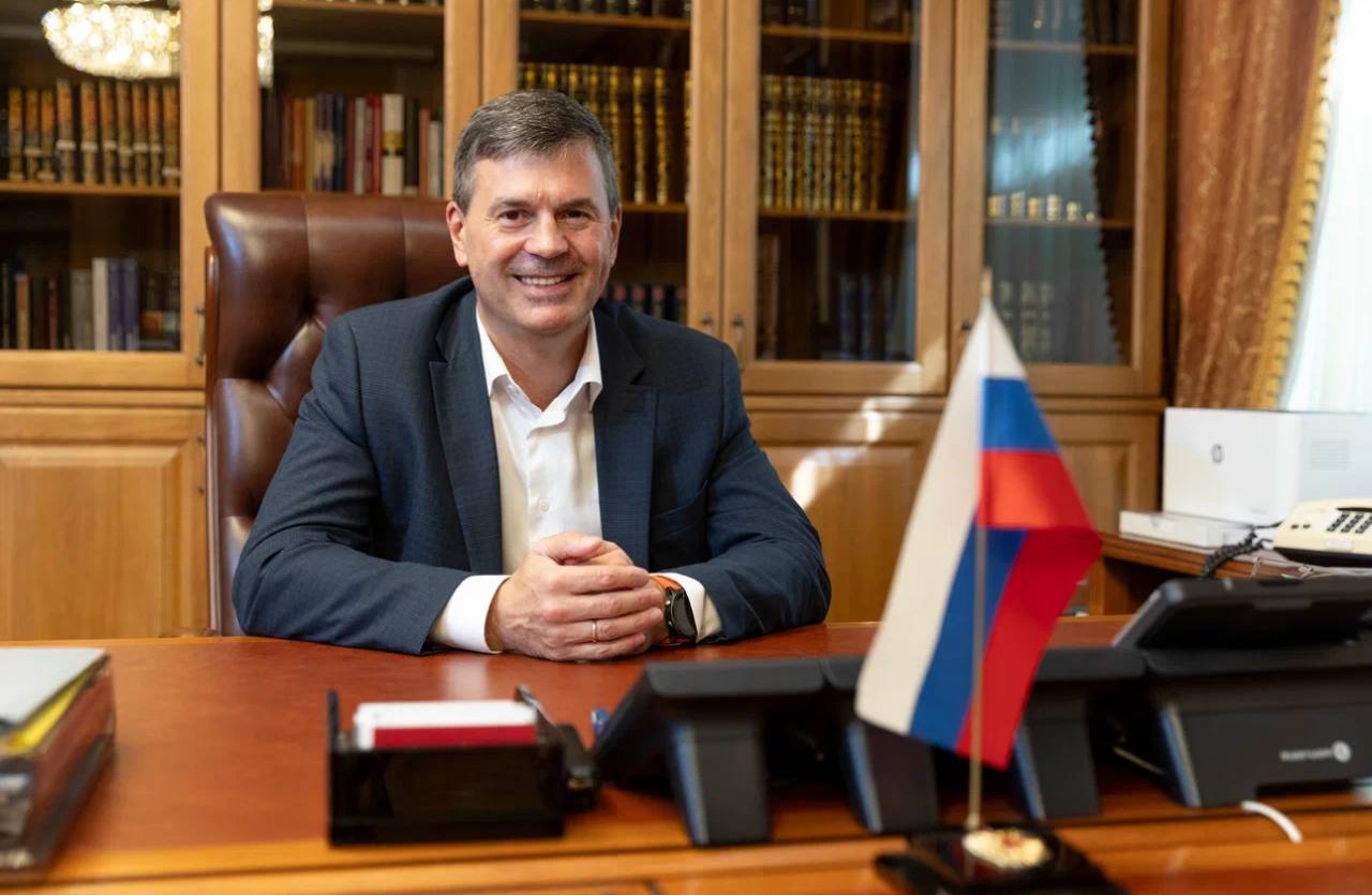 Поздравление ректора с Днём знаний!