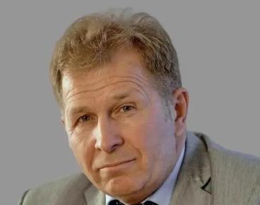 Президентская академия/Киров от всей души поздравляет с днём рождения Геннадия Валерьевича Коновалова!