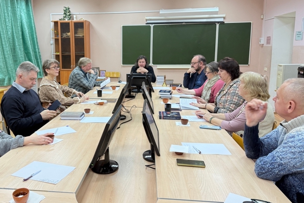 Две книги — одна страсть к истории: встреча в Вятском интеллектуальном клубе