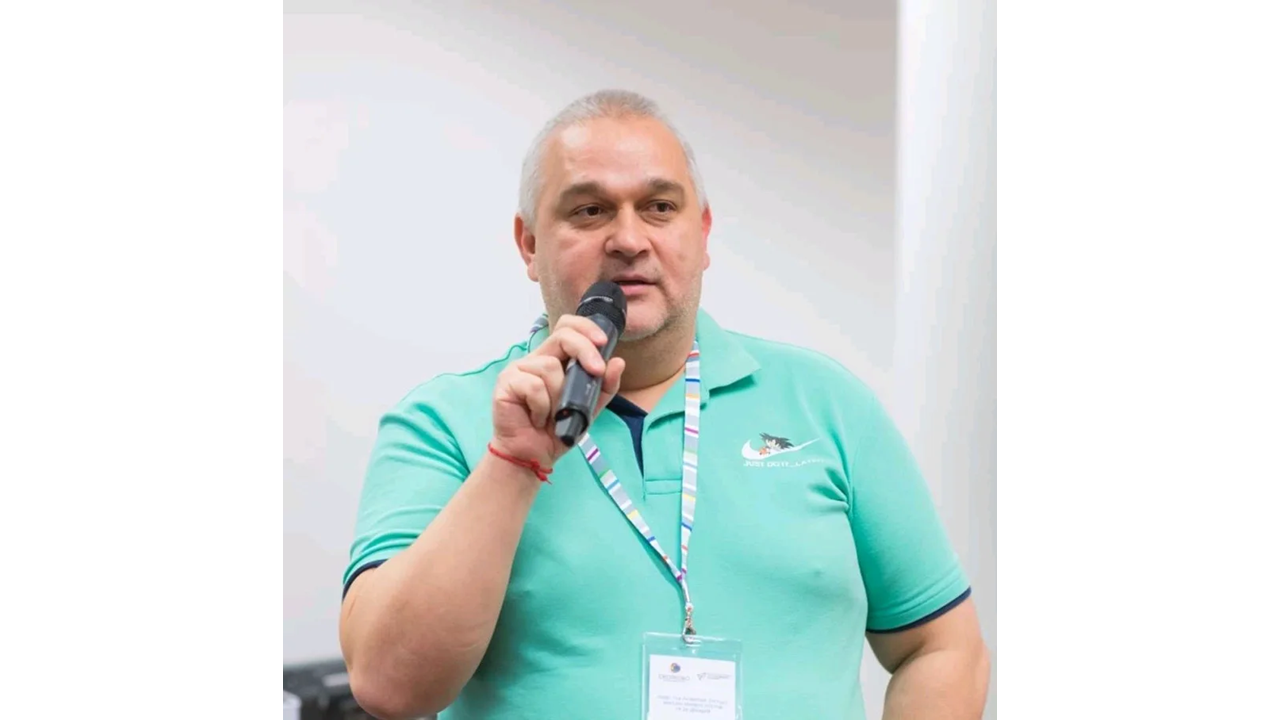 Кировский филиал Президентской академии поздравляет с днём рождения советника Губернатора Кировской области — Михаила Вячеславовича Курашина