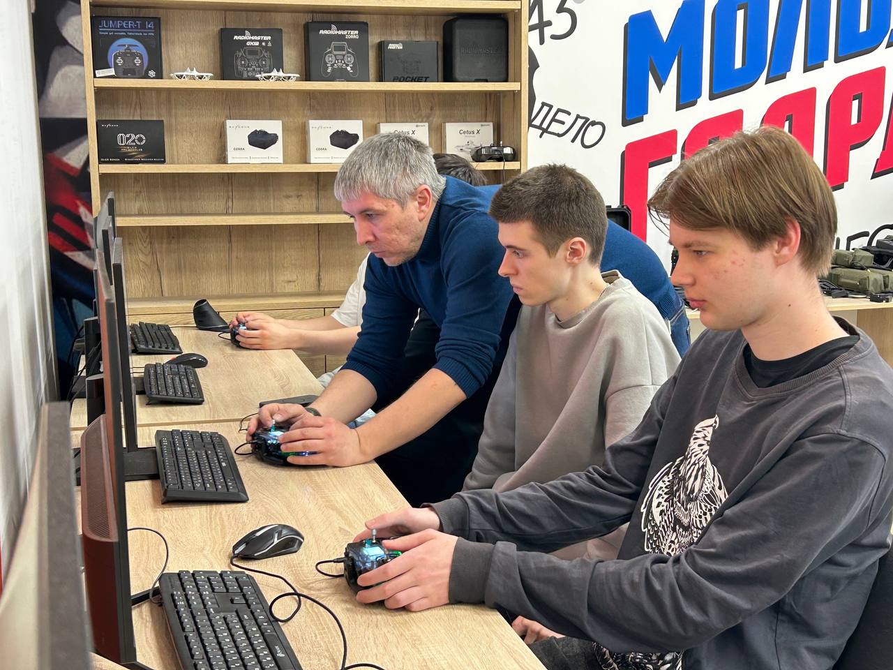 Взлетаем! Студенты Президентской академии в Центре беспилотных систем