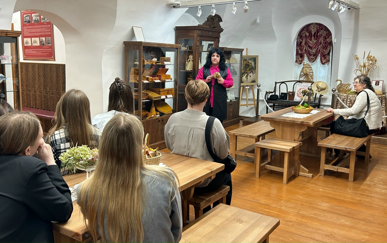 Важные уроки истории: студенты Президентской академии посетили музей «Приказная изба»