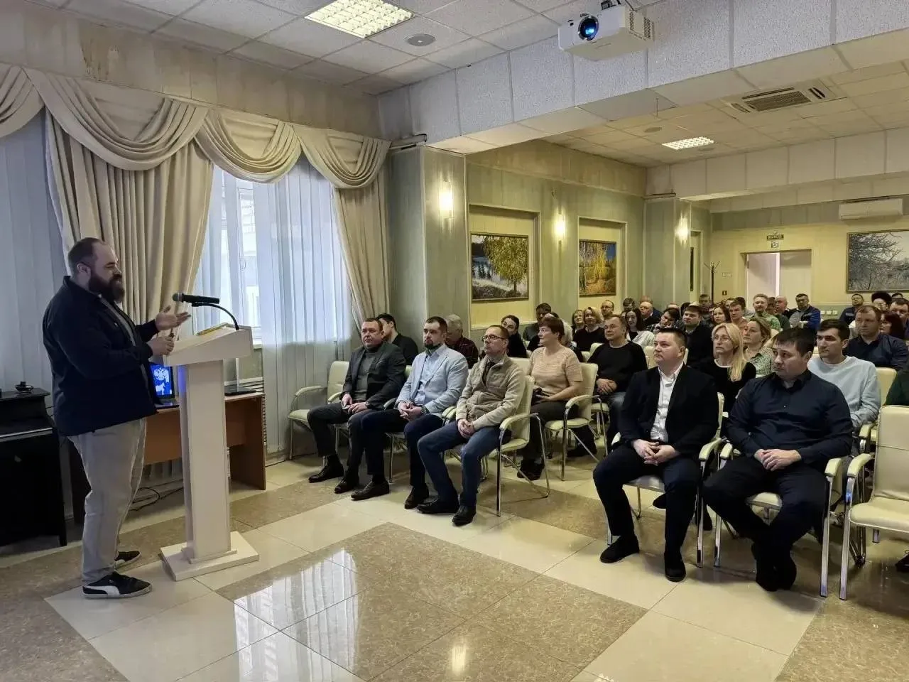 Воссоединение Крыма с Россией: лекция эксперта Президентской академии Михаила Лицарева для госслужащих